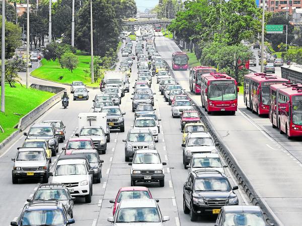 Privados apuestan a vías para acabar con trancones en Bogotá