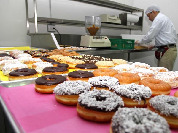 Dunkin Donuts es una cadena de franquicias estadounidense especializada en la fabricación de 'donas'.