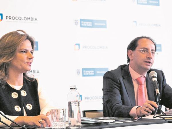 Flavia Santoro, presidenta de ProColombia y José Manuel Restrepo, ministro de Comercio.