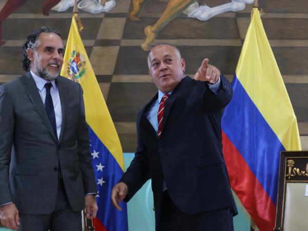 Benedetti y  Diosdado Cabello