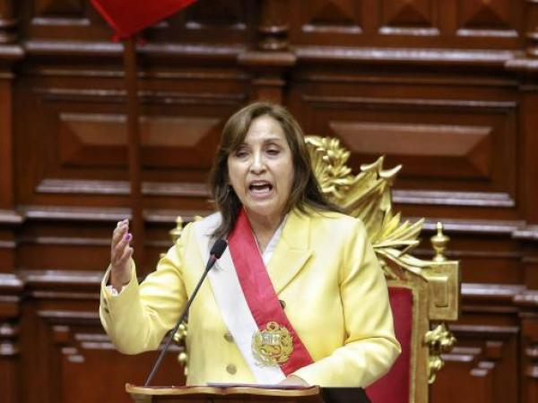 Dina Boluarte, presidenta de Perú