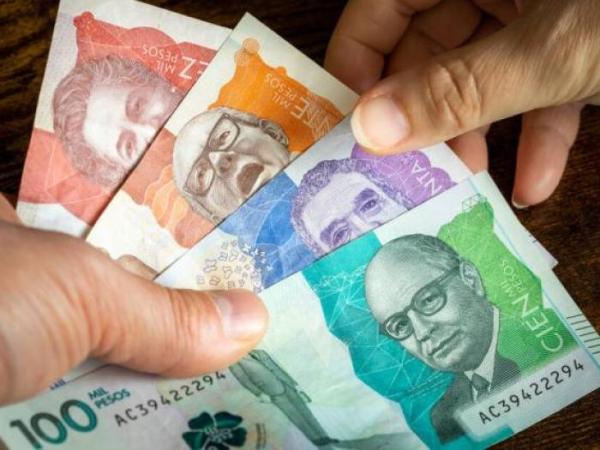 Pesos colombianos