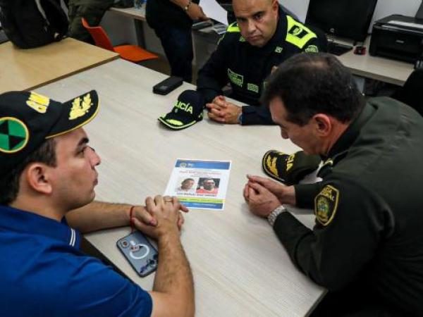 El director de la Policía, general William René Salamanca, dirige las operaciones de búsqueda y rescate