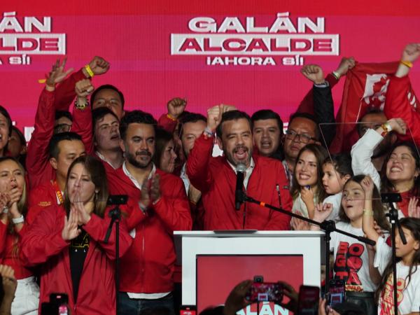 Galán en su sede de campaña