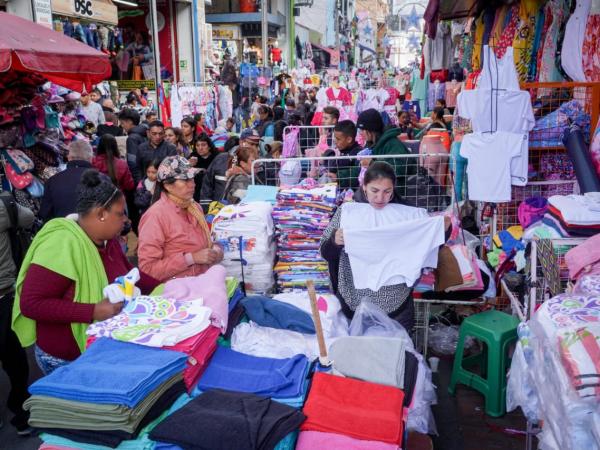 Ventas navideñas en el sector de San Victorino