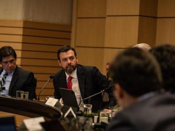 Carlos Fernando Galán reunido con la Defensoría del Pueblo.