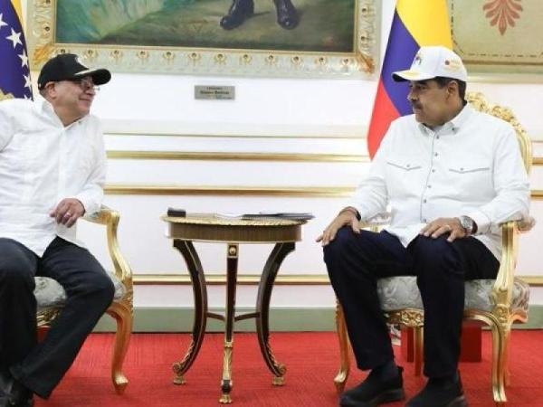 Gustavo Petro y Nicolás Maduro