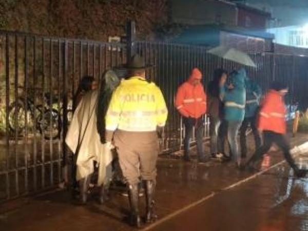 Carabineros de la Policía de Soacha, CTI de la Fiscalía y personal del Acueducto de Bogotá hicieron presencia para la captura de Gerardo de Jesús Valencia.