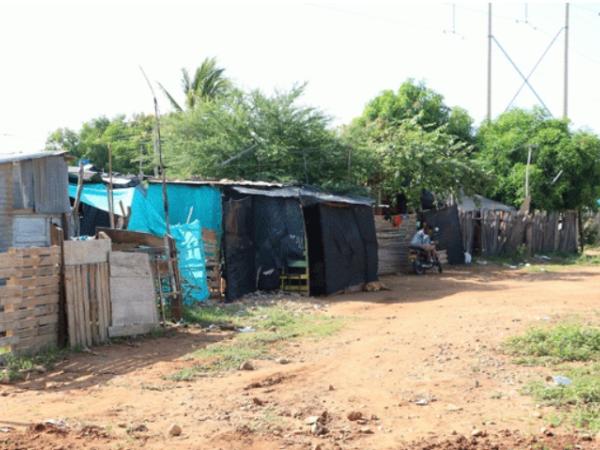 El mandatario regional pide normalizar esos barrios.