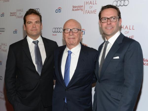 Rupert Murdoch y sus hijos, Lachlan y James