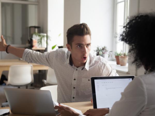 Personas groseras en el trabajo