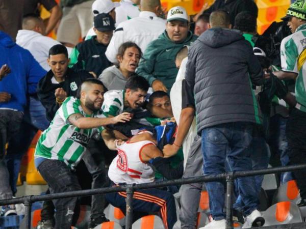 Riña entre hinchas de Nacional y Junior