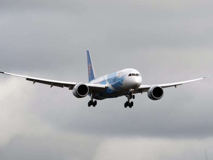 Boeing dice que confiabilidad de avión Dreamliner mejoró