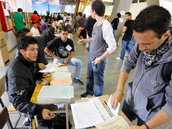 Los colombianos podrán votar hasta las 4 de la tarde.