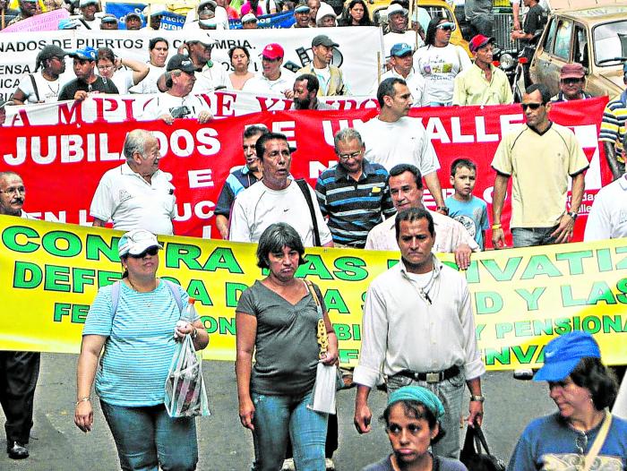 Las nuevas relaciones entre empresarios y sindicatos deben enfocarse más desde la concertación que desde la confrontación.