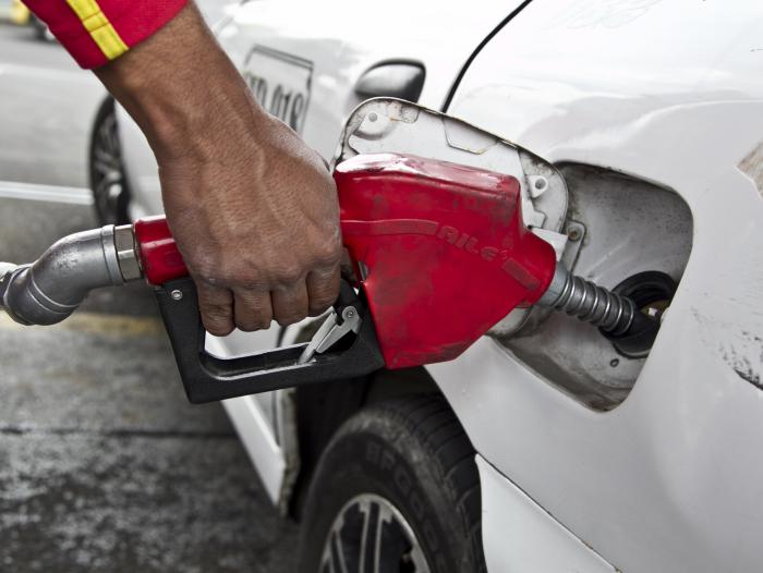 Así se define el precio del galón de gasolina en Colombia