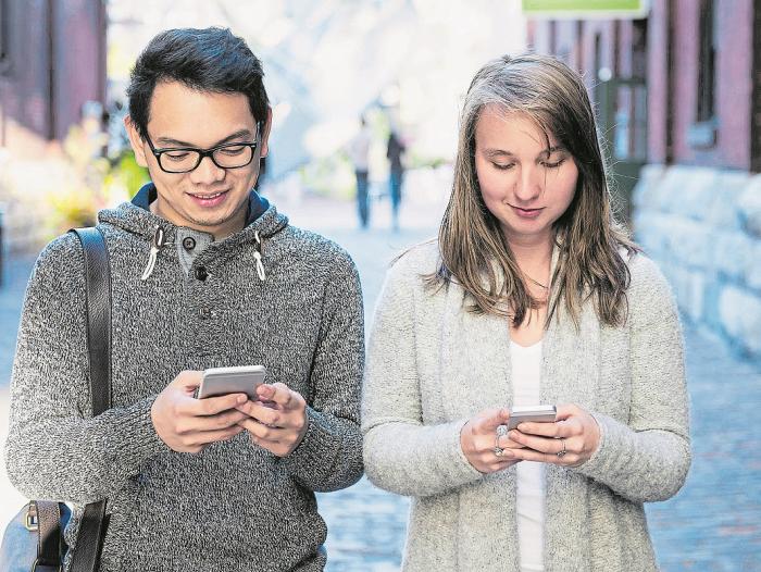 Los jóvenes valoran la educación y la tecnología como herramientas para lograr sus objetivos.