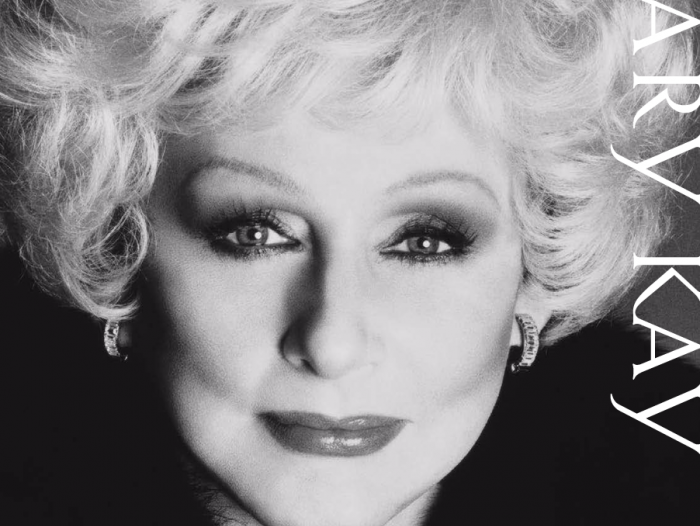 Mary Kay Ash, creadora de Mary Kay Cosmetics.