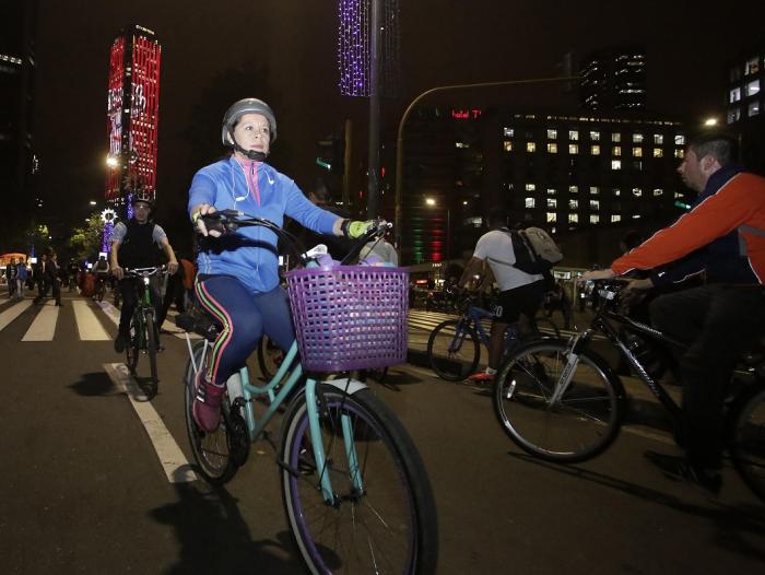 Ciclovía nocturna