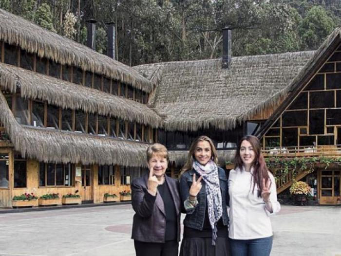 Beatrice Peresson, Ángela Aguirre Peresson y su hija Daniela, las tres generaciones que han estado al frente del famoso restaurante en la vía a La Calera.