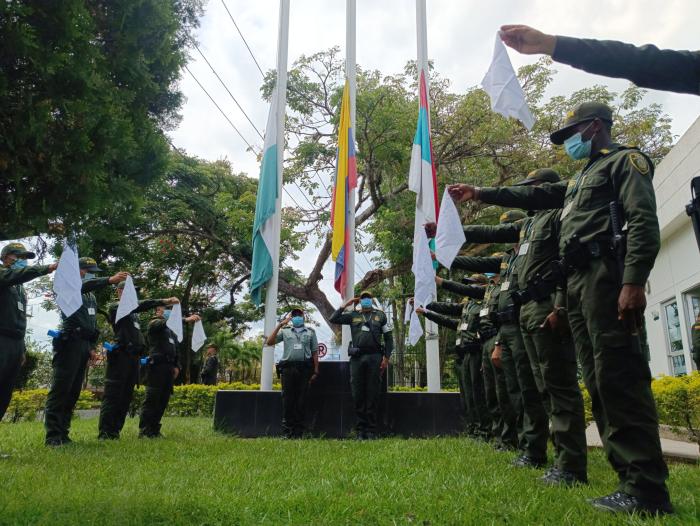 Policías y Militares