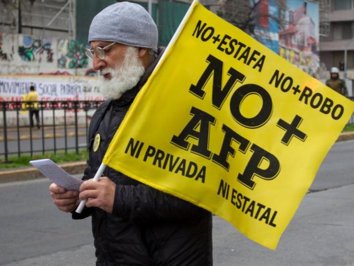 BBC Mundo: Manifestante contra las AFP en Chile.