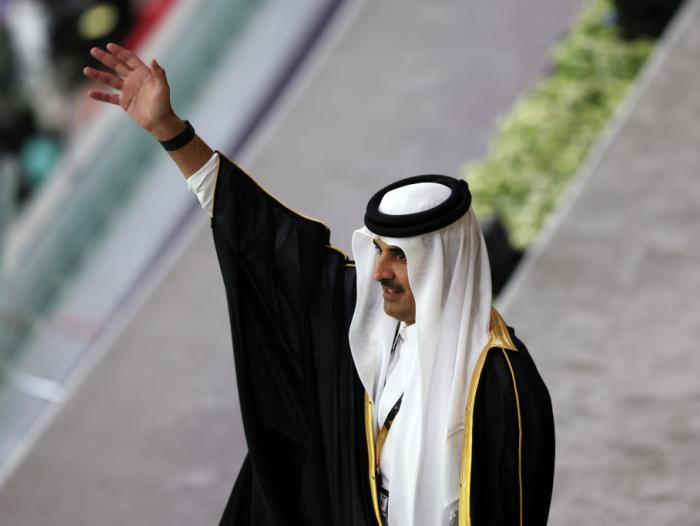 BBC Mundo: El emir vestido con un bisht