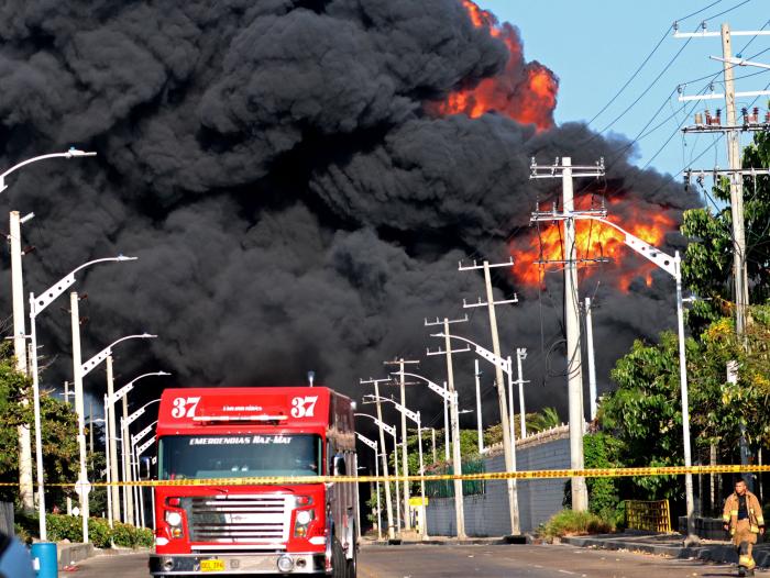 Incendio en planta de combustibles en Barranquilla