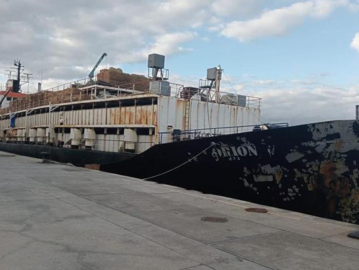 Barco con vacas y cocaína