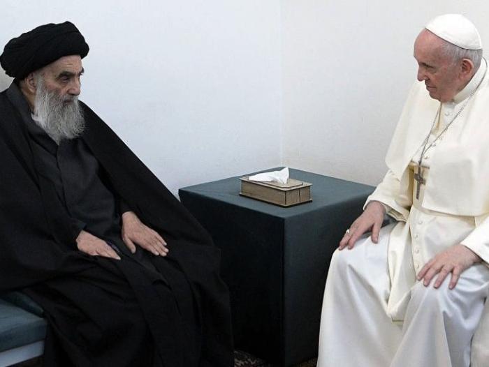 BBC Mundo: Al Sistani (a la izquierda) durante una reunión con el papa Francisco en 2021.