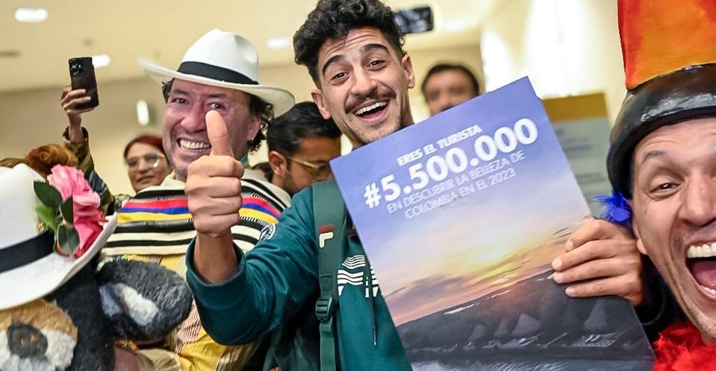 El turista número 5'500.000 se llama Franco Molina y visita el país desde Buenos Aires, Argentina