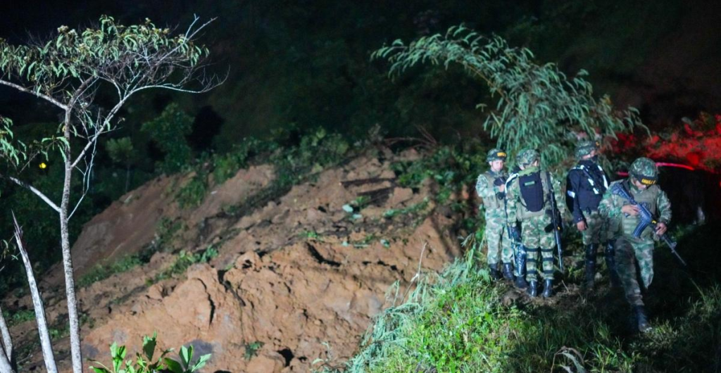 Avalancha en vía Medellín - Quibdó