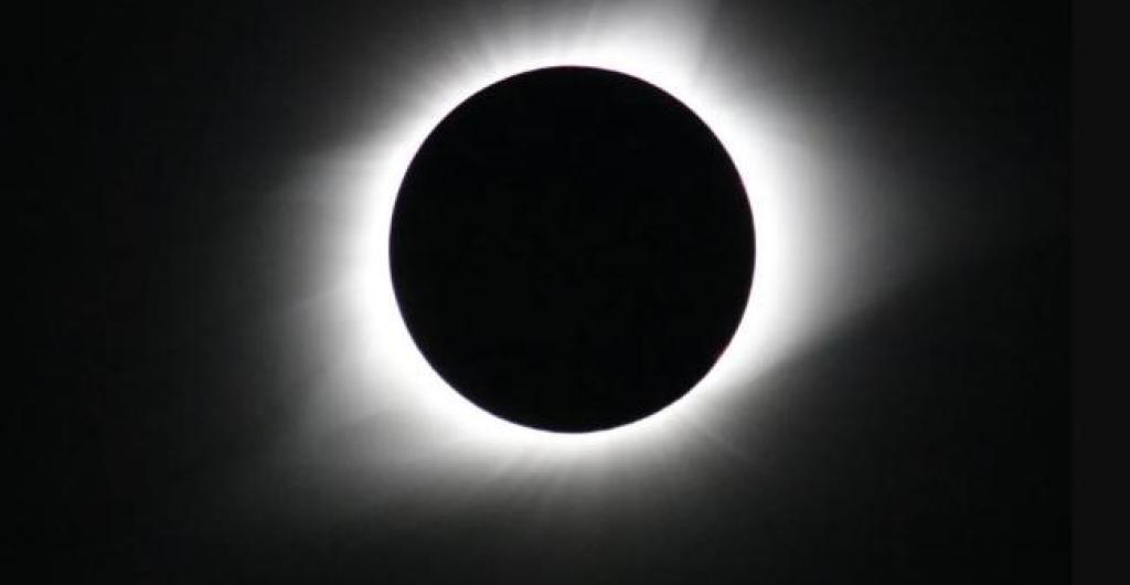 Eclipse solar total