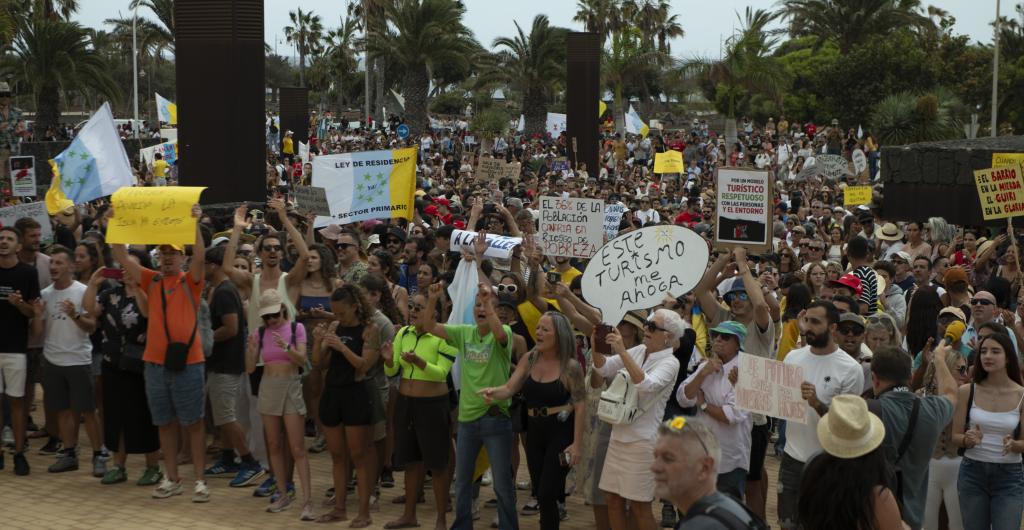 Las personas salieron a las calles a protestar.