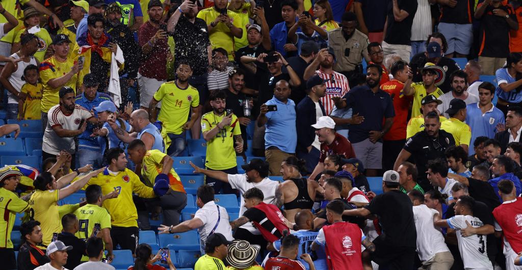 Pelea en la tribuna