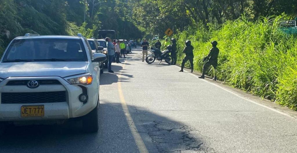 Camionetas de la UNP detenidas por el Ejército