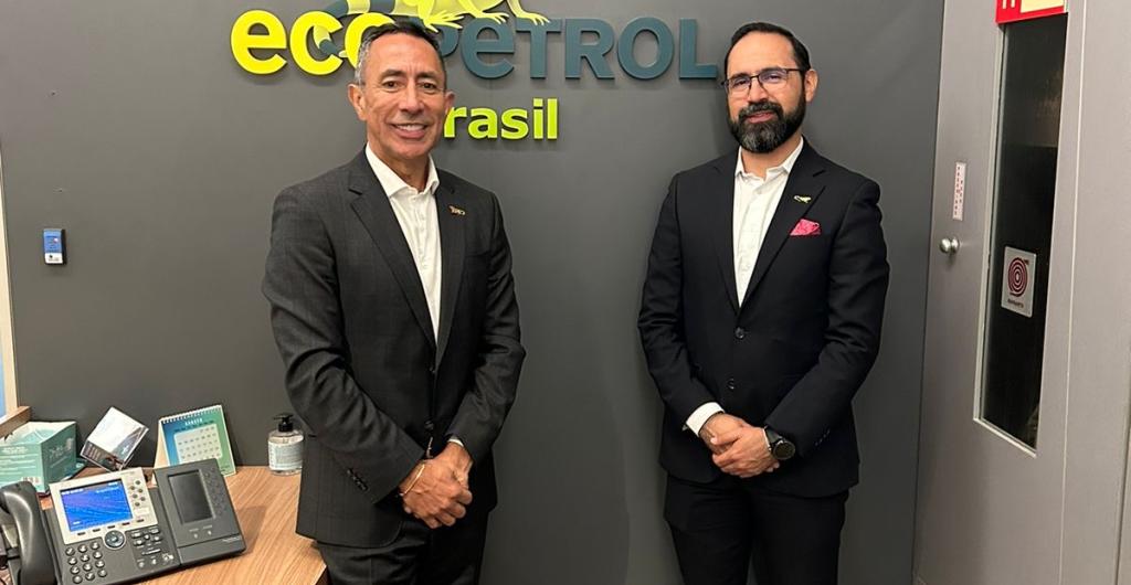 El presidente de Ecopetrol, Ricardo Roa, y el ministro, Andrés Camacho, en las oficinas de Petrobras