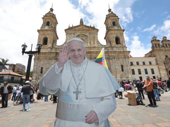 Así se preparan las ciudades para la llegada del Papa