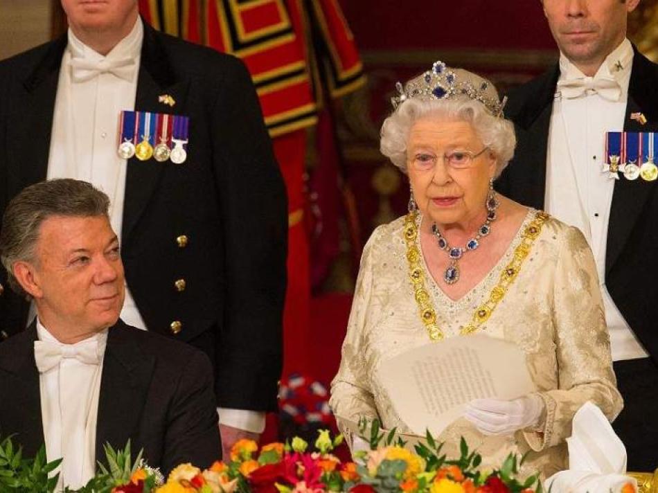 Encuentro de Juan Manuel Santos con la reina Isabel ll